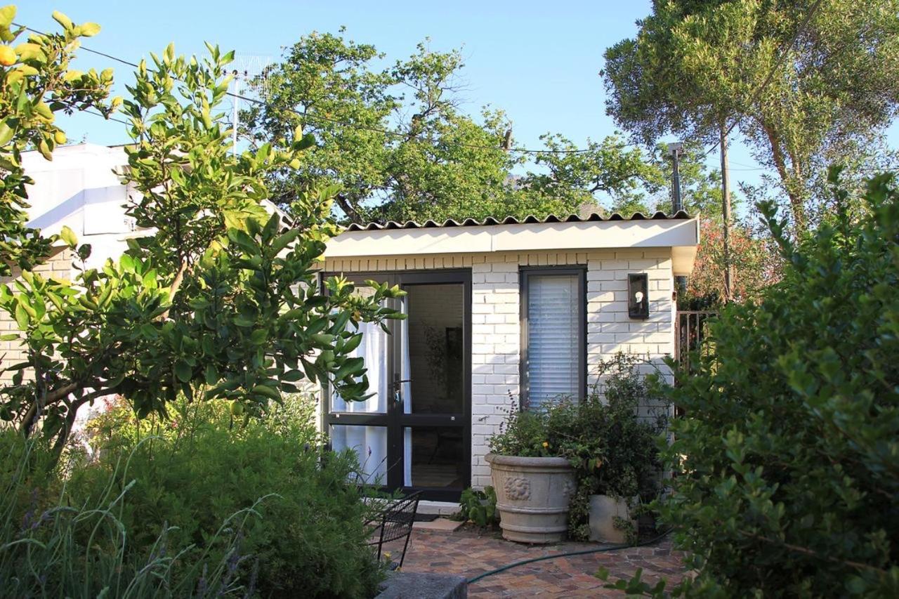 Courtyard Studio Lights And Wi Fi During Load Shedding Stellenbosch Dış mekan fotoğraf