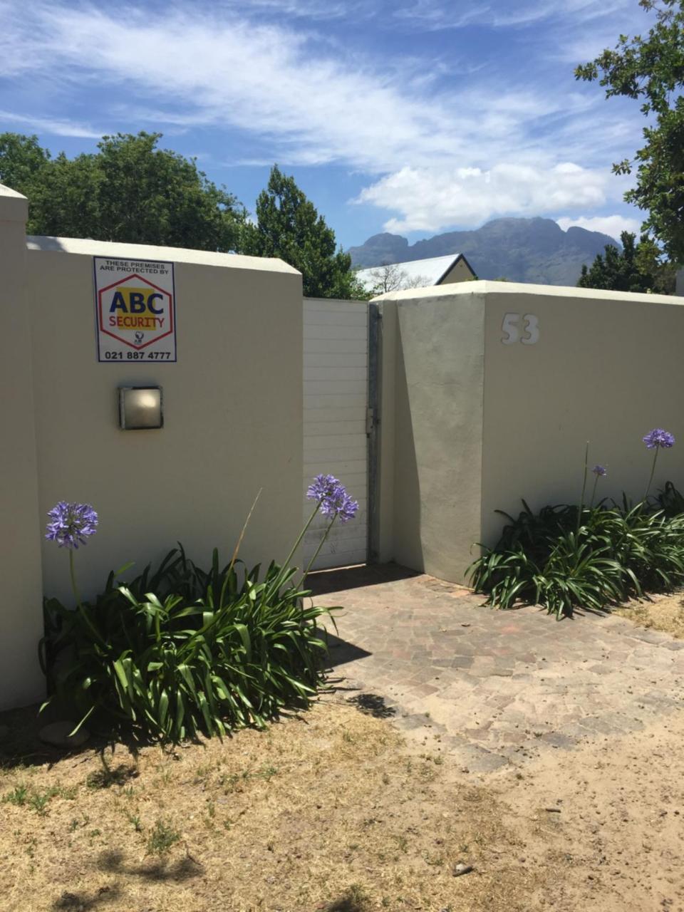 Courtyard Studio Lights And Wi Fi During Load Shedding Stellenbosch Dış mekan fotoğraf